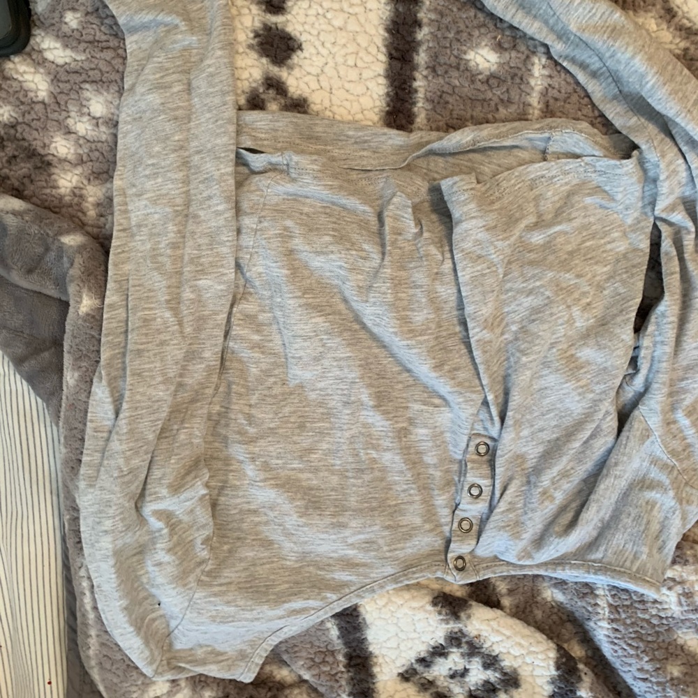 gray button shirt!